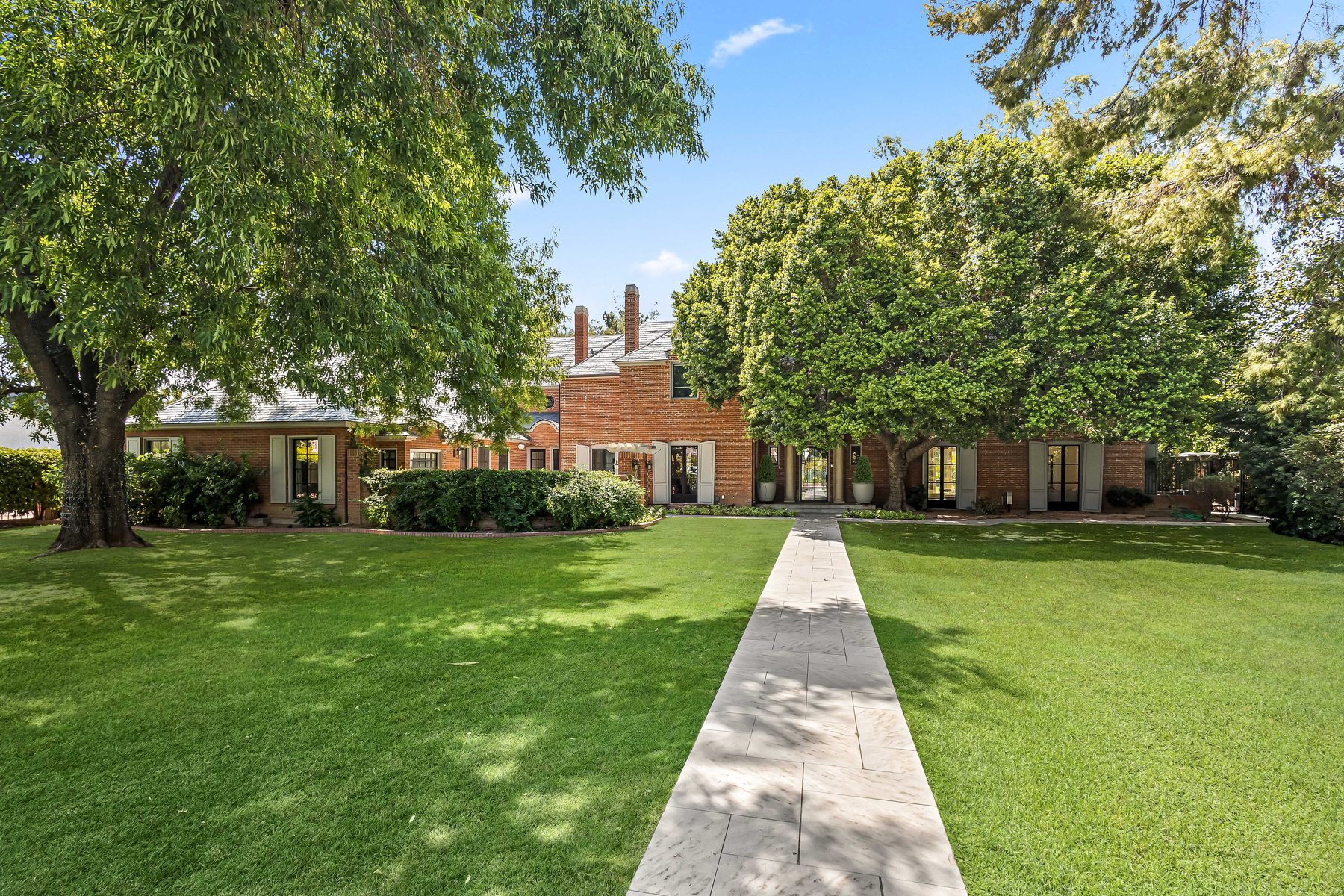 Front of the estate with lawn